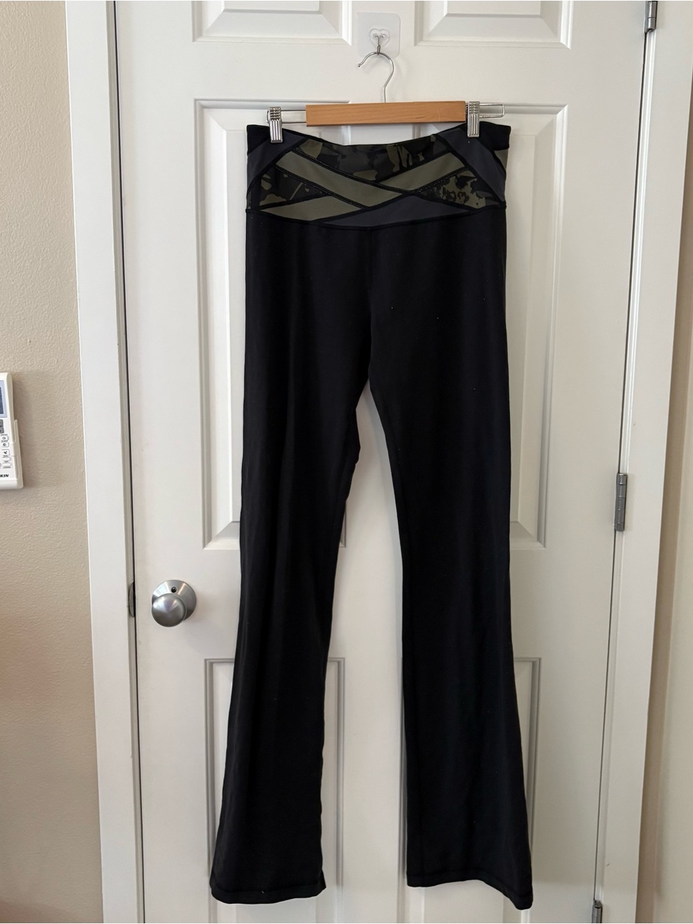 Lululemon size 10 plus size camo y2k wide leg long preppy casual black yoga pila